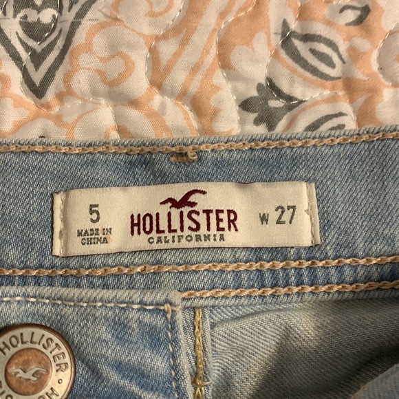 Hollister 5 jean shorts - Picture 2 of 5